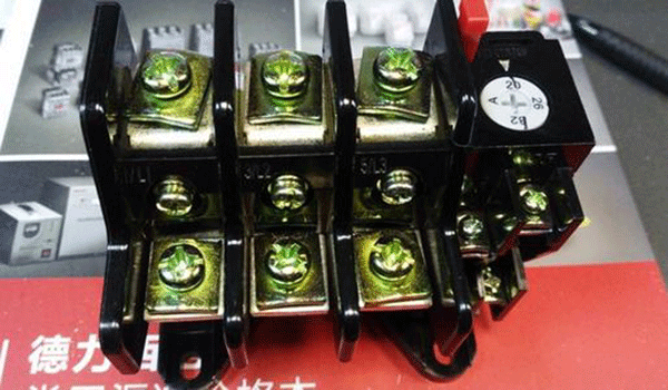 如何正確選擇三相異步電動(dòng)機(jī)保護(hù)用熱繼電器？